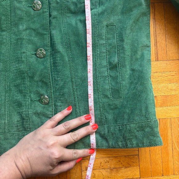 green suede jacket - snake looking material Kelly green looking for best offer - Picture 2 of 6